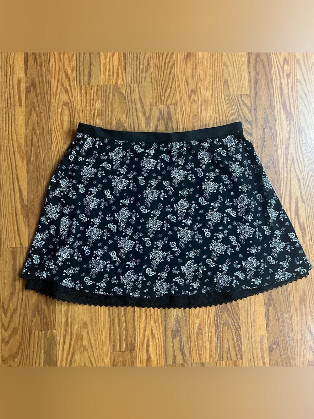 Francescas Trixxi Mini Skirt Womens XL Black White Floral Lined Boho